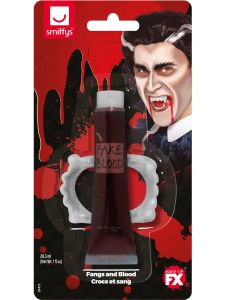 Vampirski zubi i krv