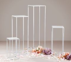 Set bijelih kvadratnih metalnih stolića 4/1